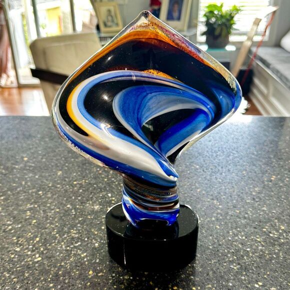Hand Blown Glass Art Piece. - Picture 1 of 6